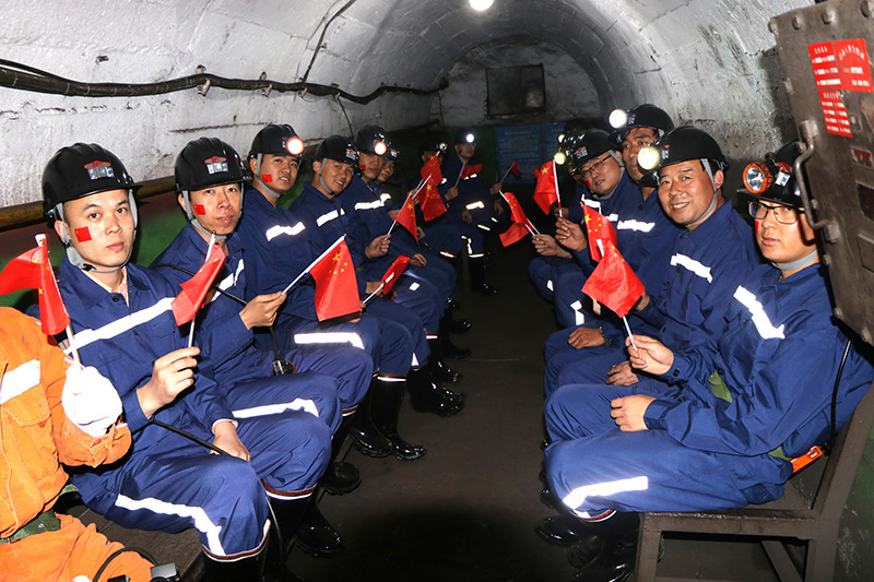18喜迎祖国70华诞-奉上我们最深处的祝福--摄影-王海--电话13731310377.jpg